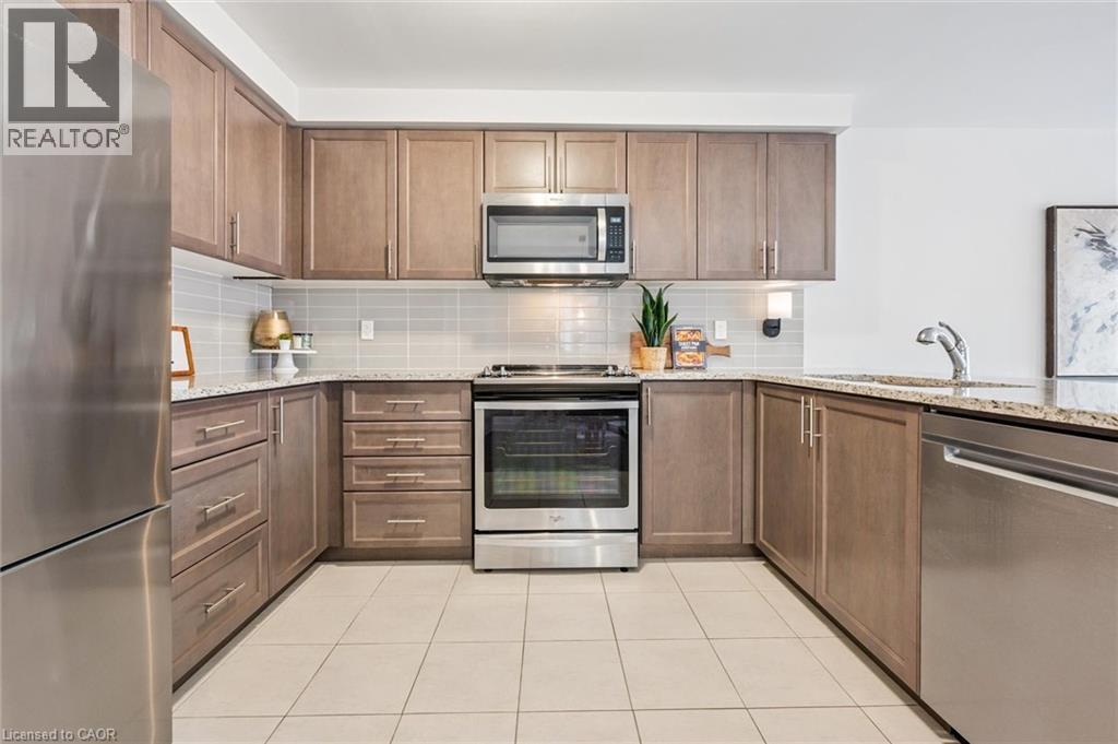 Photo 12 of 32 Skinner Drive, Guelph ON