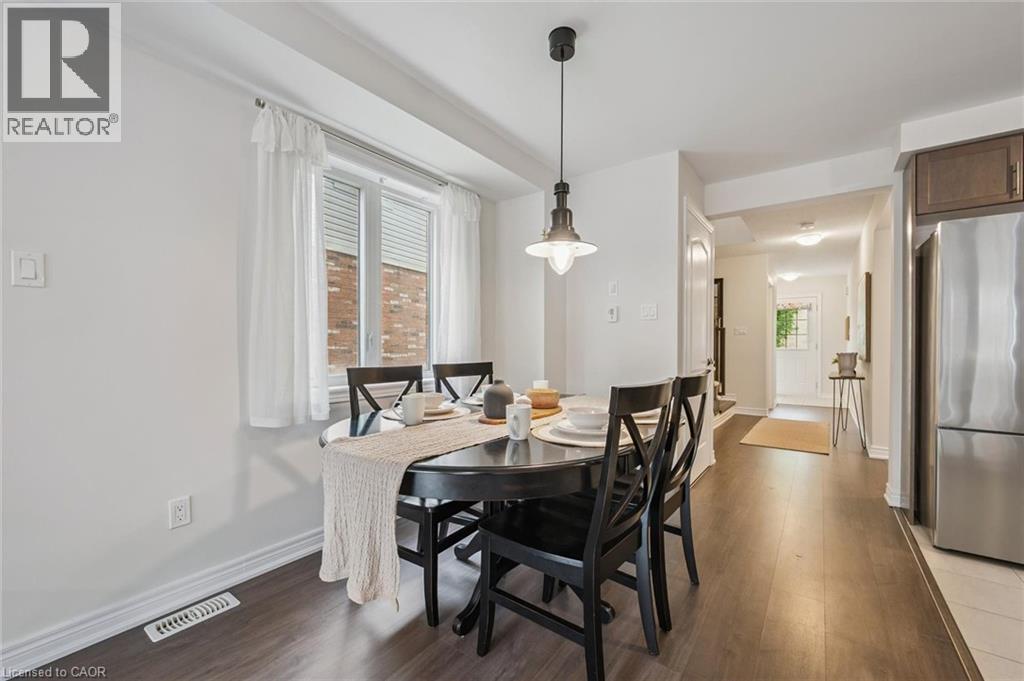 Photo 8 of 32 Skinner Drive, Guelph ON