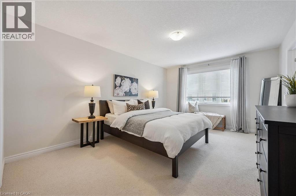 Photo 16 of 32 Skinner Drive, Guelph ON