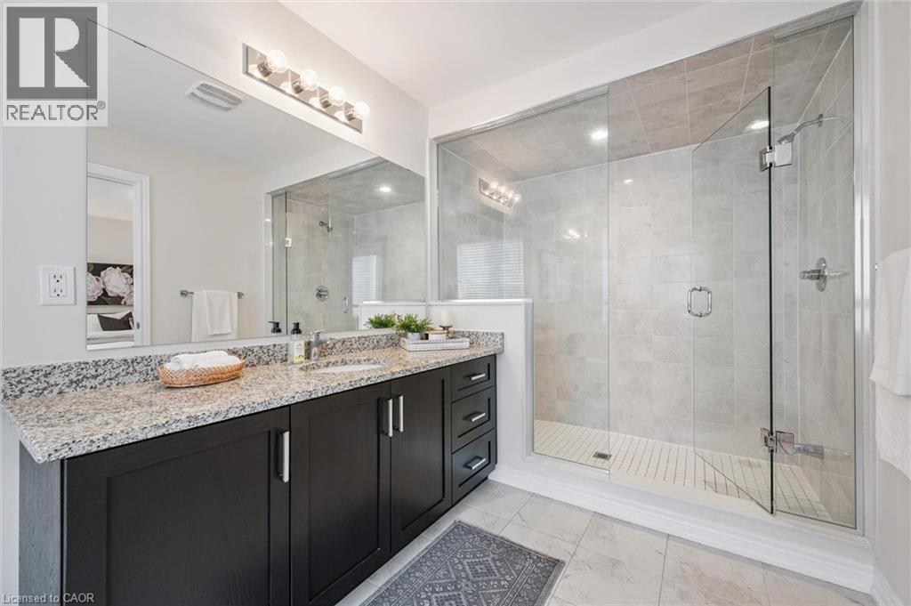 Photo 18 of 32 Skinner Drive, Guelph ON