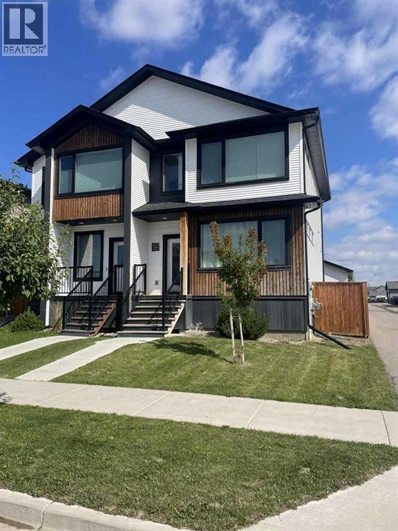 Photo 1 of 4615 Fairmont Gate S, Lethbridge AB