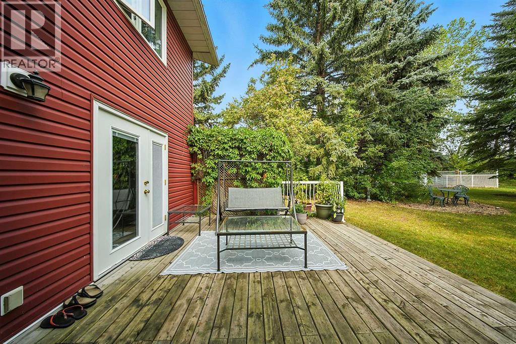 8 Petticoat Lane, Lacombe