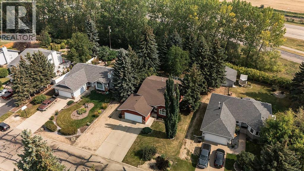 8 Petticoat Lane, Lacombe