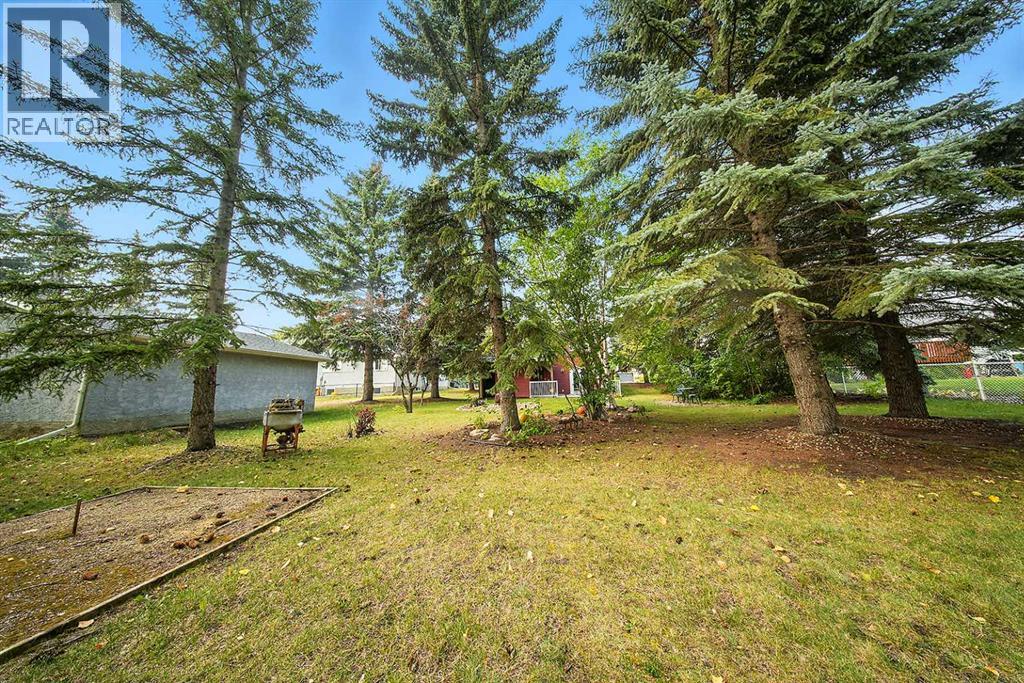 8 Petticoat Lane, Lacombe