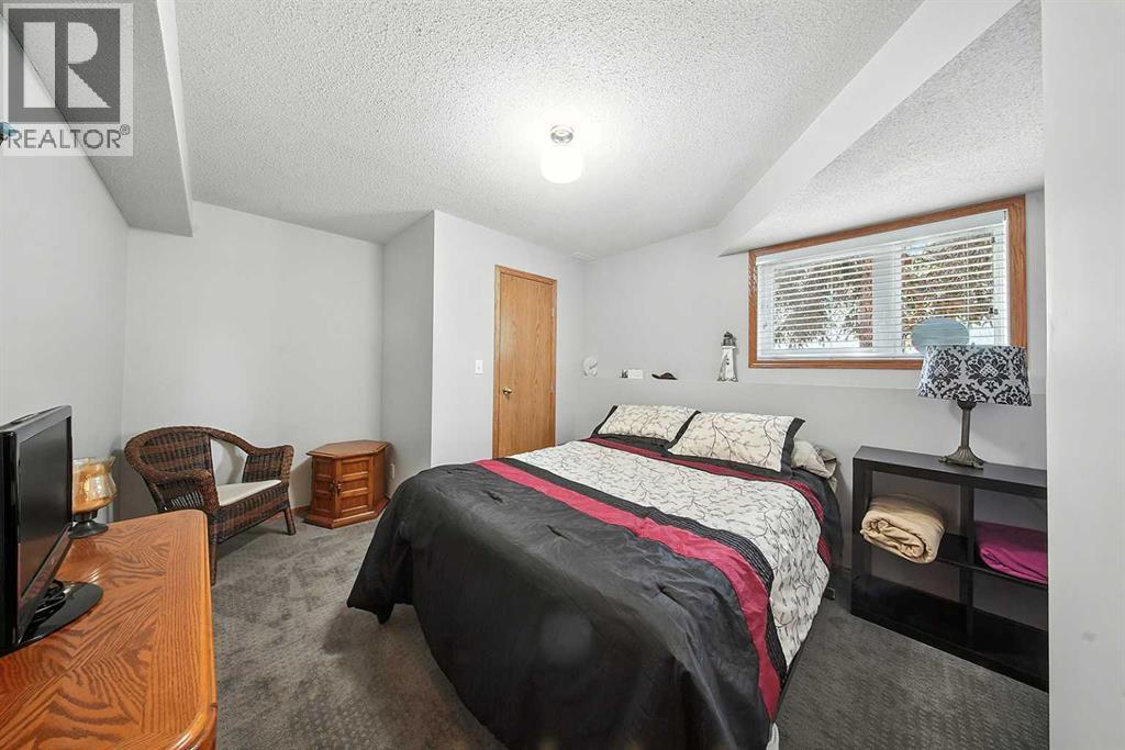 8 Petticoat Lane, Lacombe