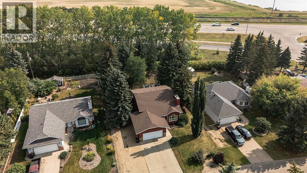 8 Petticoat Lane, Lacombe