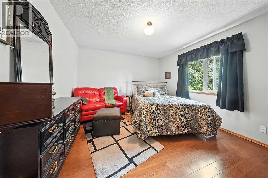 8 Petticoat Lane, Lacombe