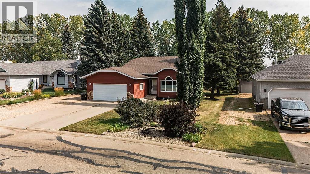 8 Petticoat Lane, Lacombe