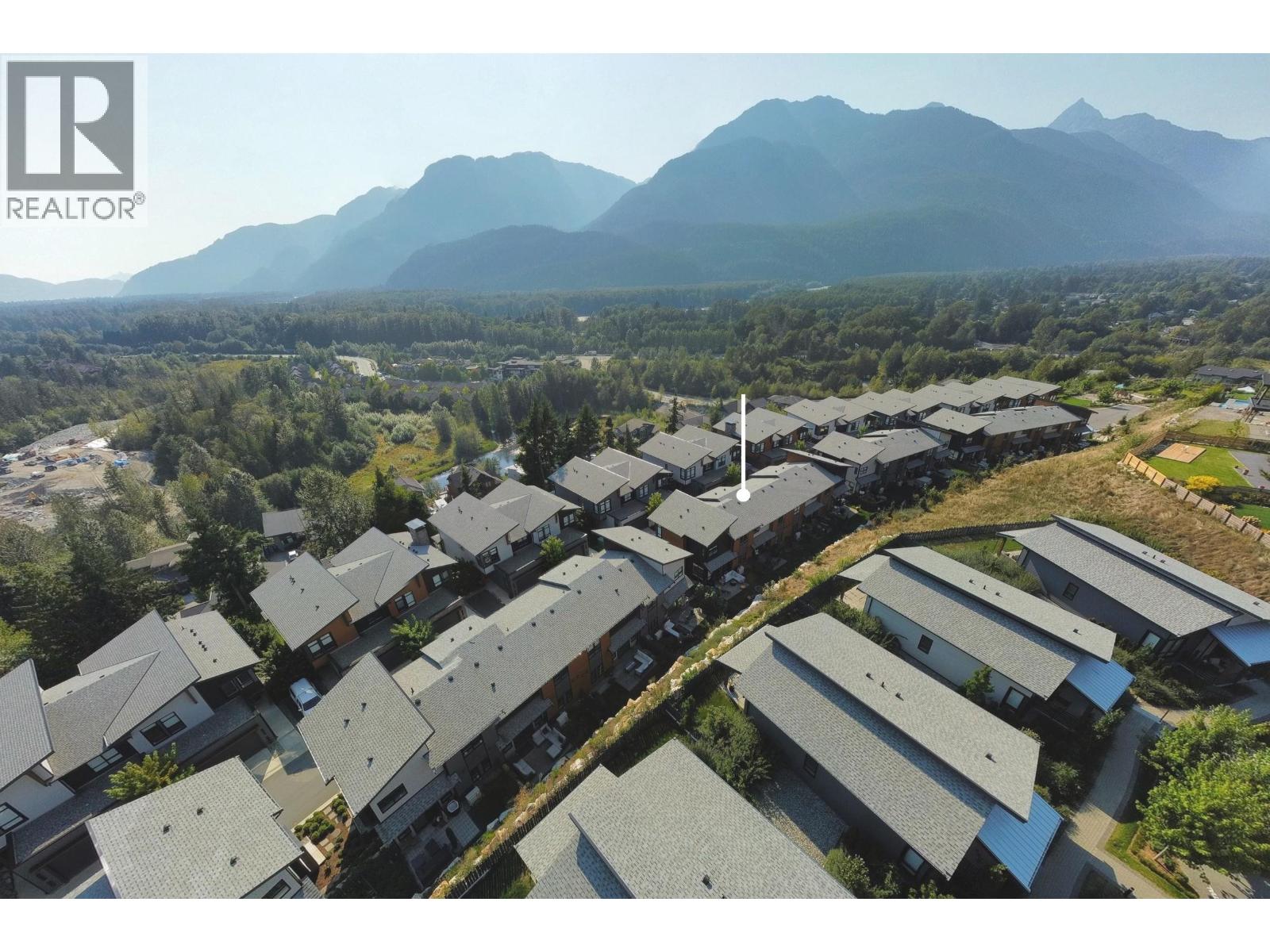 Photo 3 of 41224 Highline Place, Squamish BC