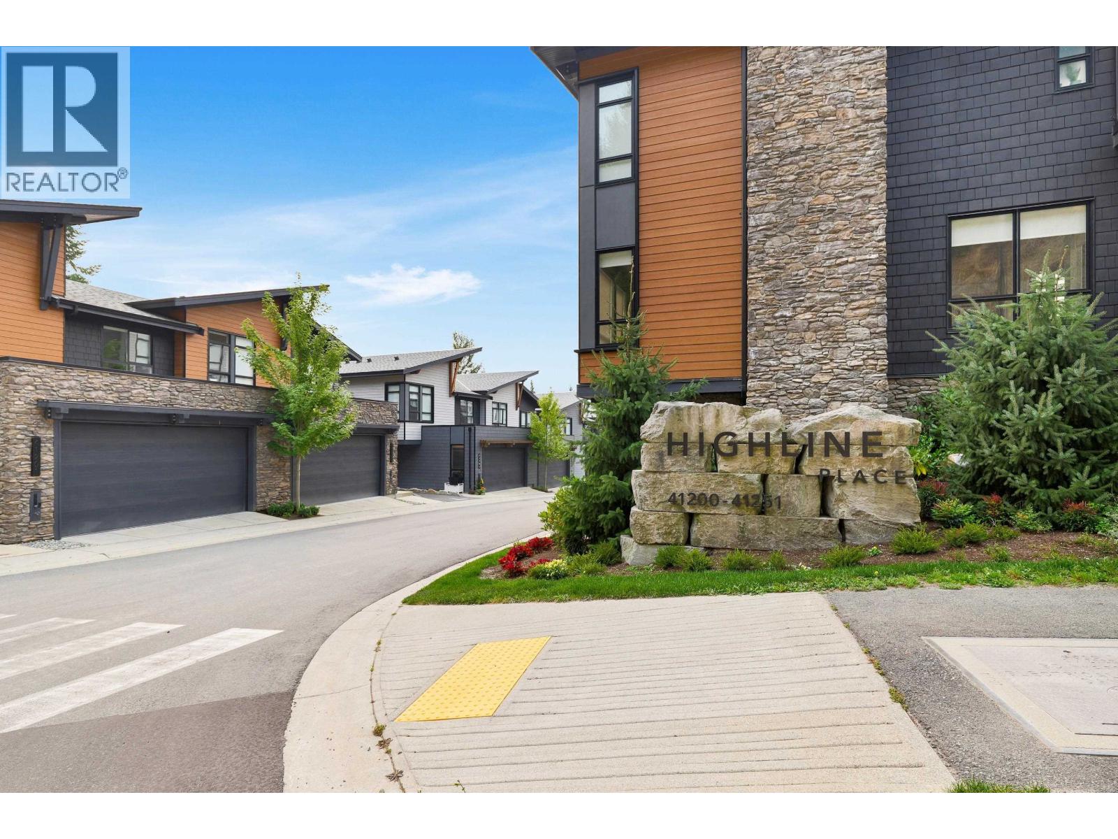 Photo 2 of 41224 Highline Place, Squamish BC