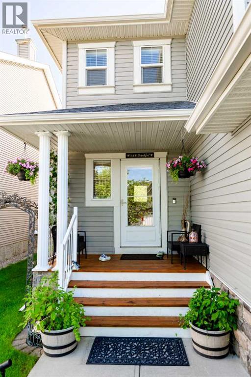 Photo 2 of 78 Kingsland Heights Se, Airdrie AB