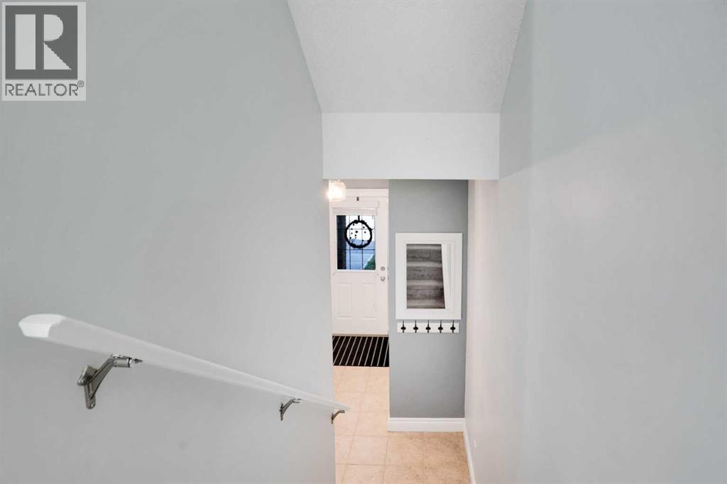 Photo 18 of 54 Cougar Ridge Mews Sw, Calgary AB