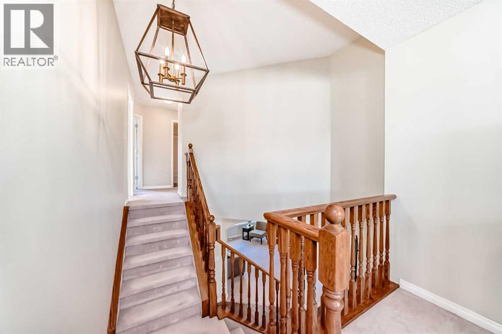 Photo 33 of 108 Weston Manor Sw, Calgary AB
