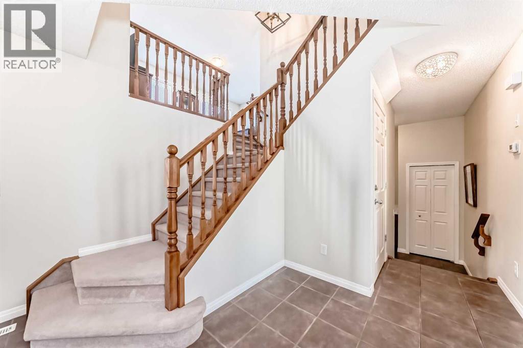 Photo 22 of 108 Weston Manor Sw, Calgary AB