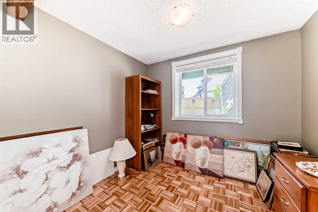 Photo 37 of 108 Weston Manor Sw, Calgary AB