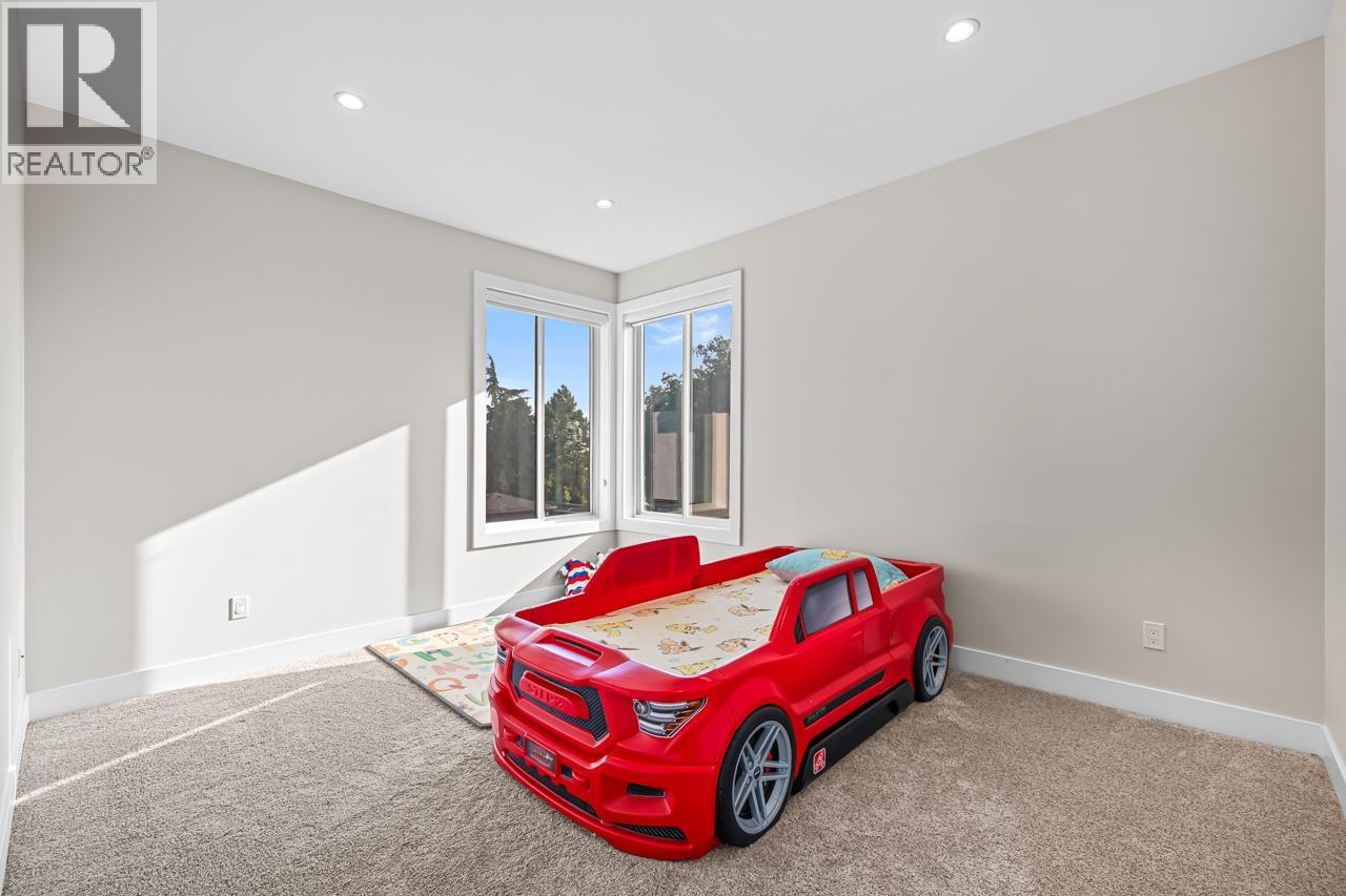 8480 13TH AVENUE, Burnaby