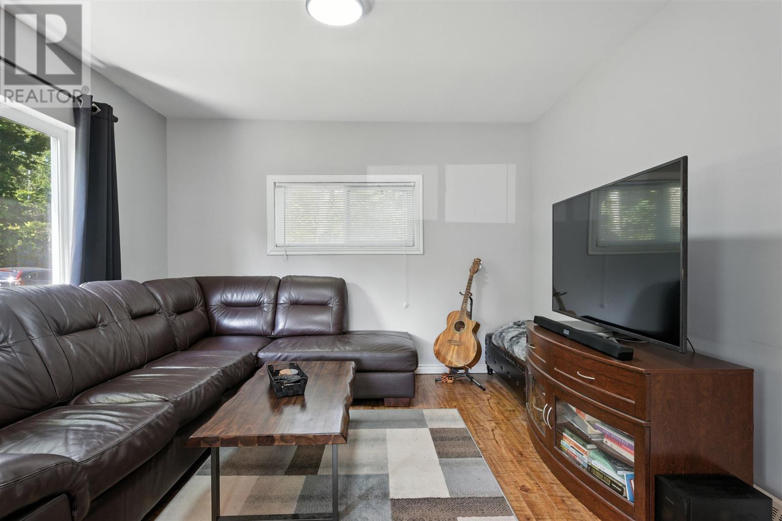 Photo 10 of 142 St Patrick St, Sault Ste Marie ON
