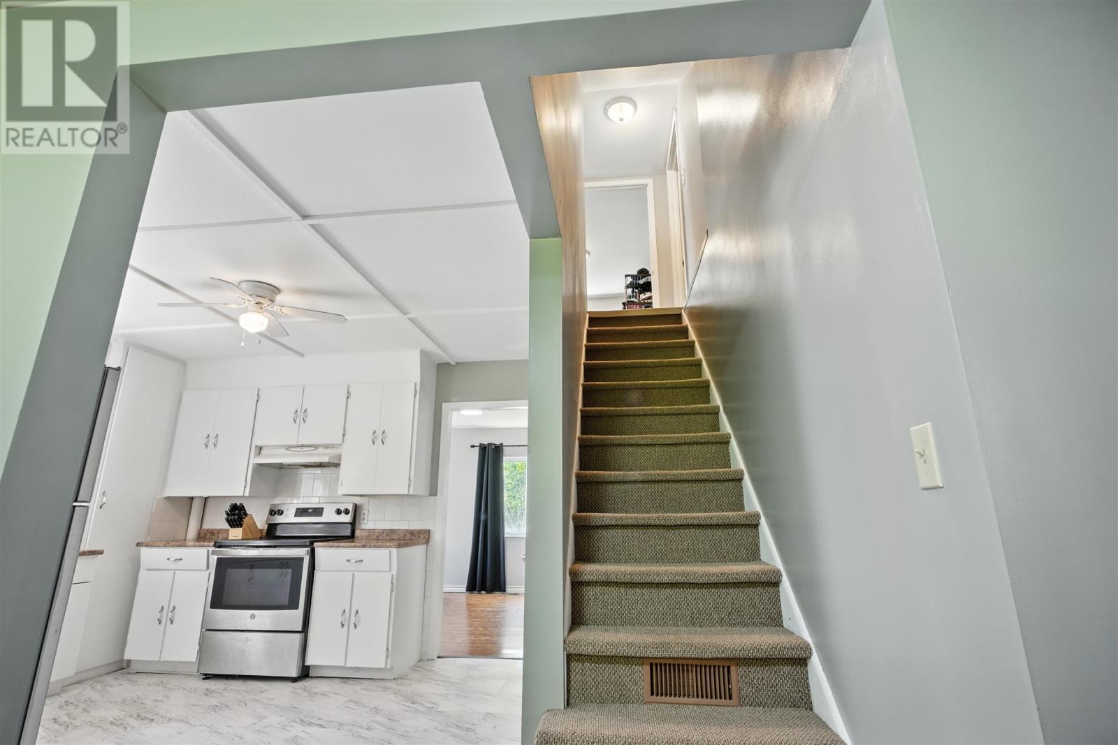 Photo 17 of 142 St Patrick St, Sault Ste Marie ON
