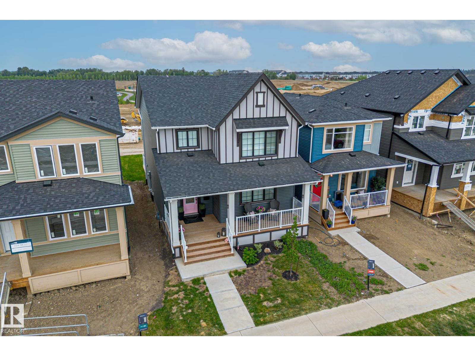 Photo 4 of 7012 54 Av, Beaumont AB