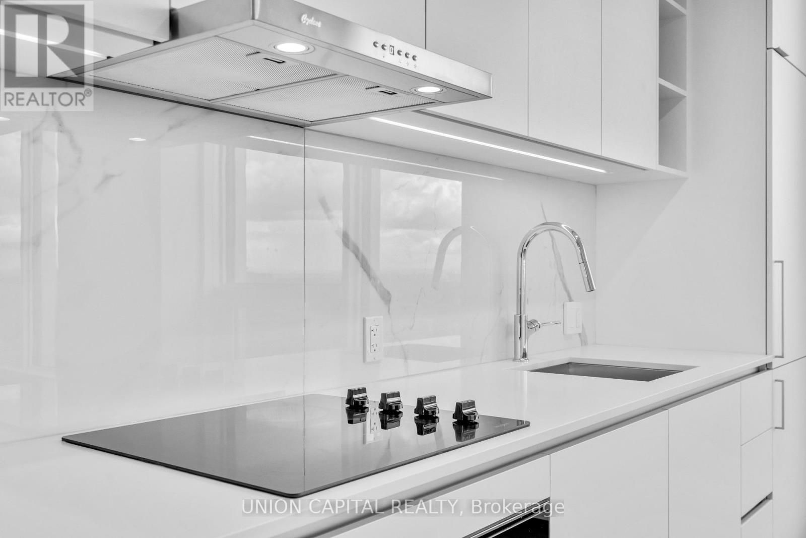 Photo 17 of Lph 02 8 Wellesley St W Street, Toronto ON