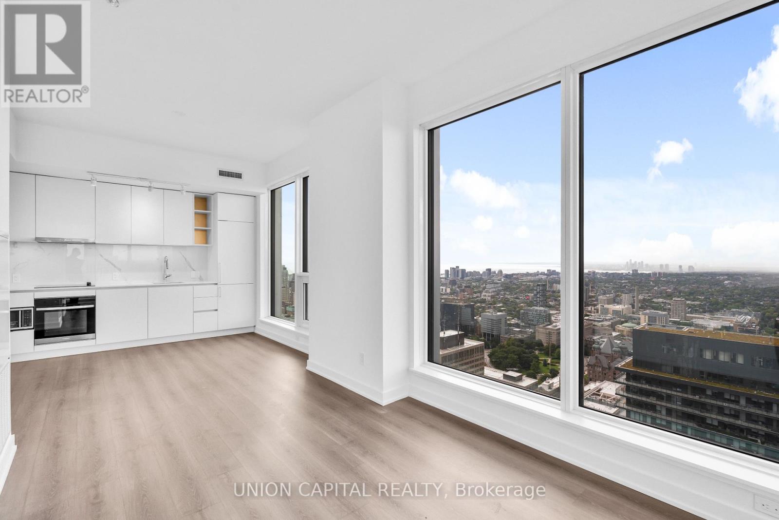 Photo 12 of Lph 02 8 Wellesley St W Street, Toronto ON