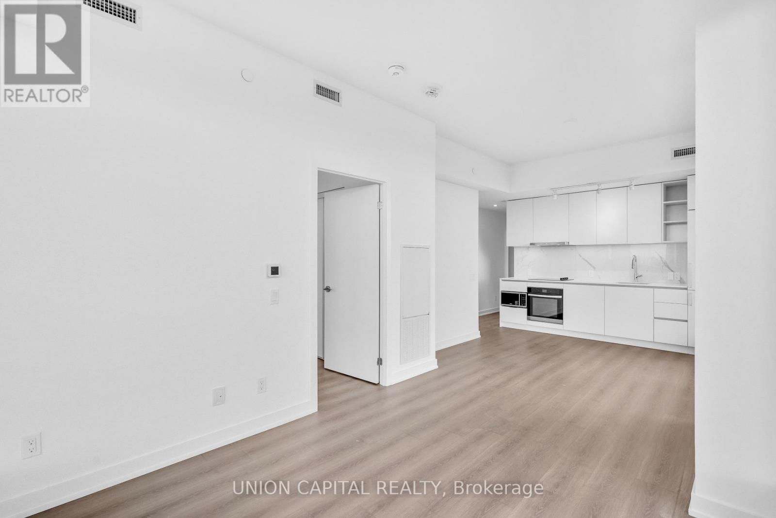 Photo 14 of Lph 02 8 Wellesley St W Street, Toronto ON