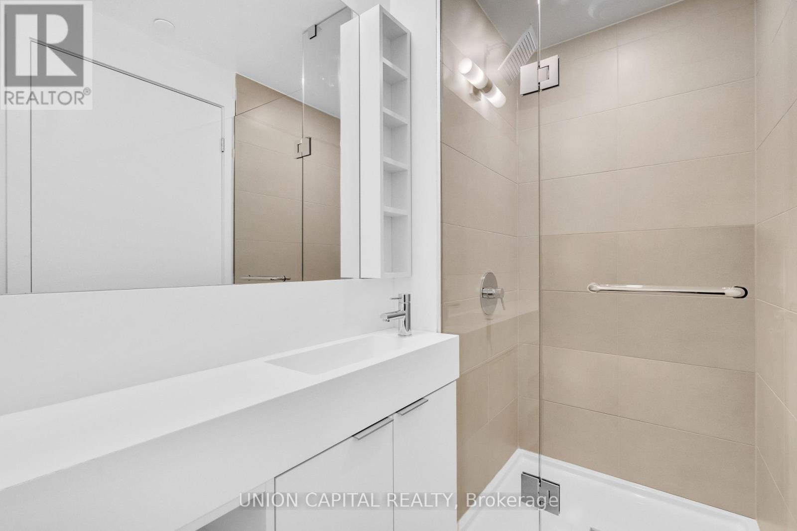 Photo 21 of Lph 02 8 Wellesley St W Street, Toronto ON