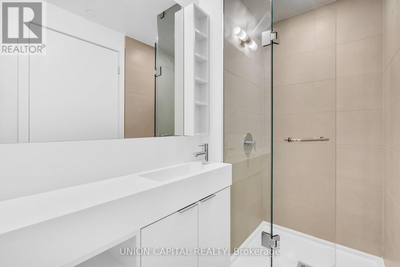 Photo 22 of Lph 02 8 Wellesley St W Street, Toronto ON