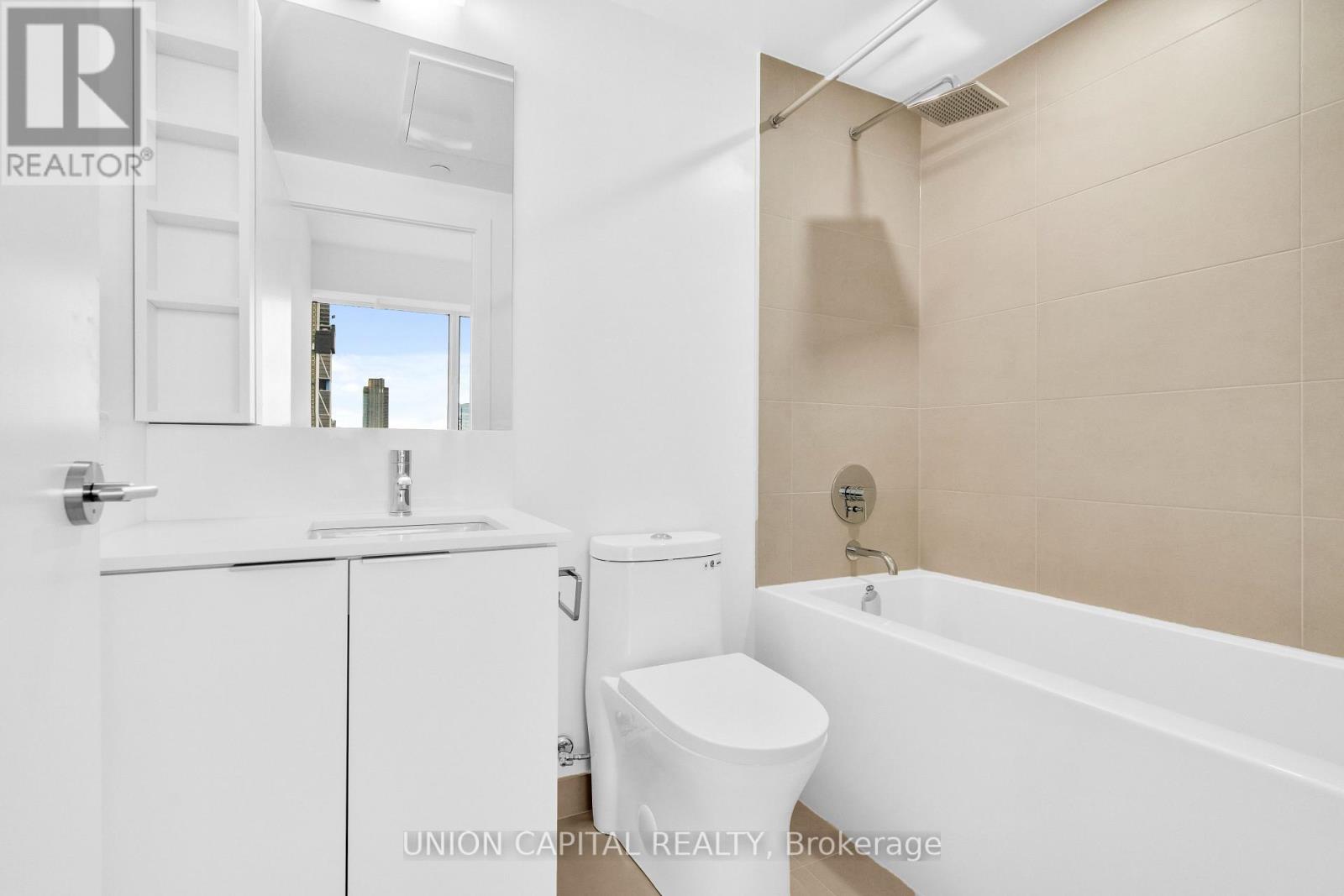 Photo 27 of Lph 02 8 Wellesley St W Street, Toronto ON