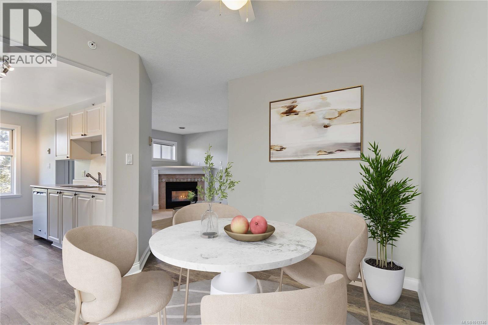 Photo 2 of 406 1580 Christmas Ave, Saanich BC