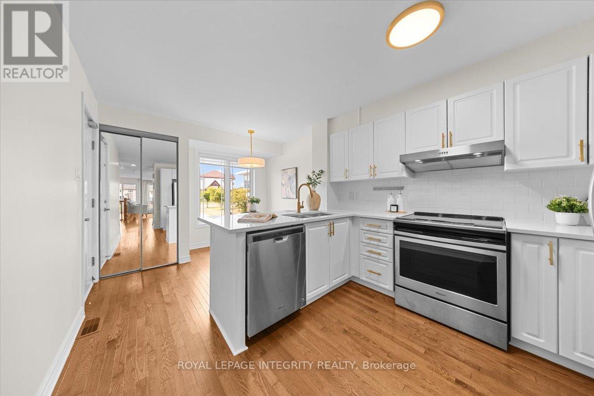 Photo 10 of 732 Lakeridge Drive, Ottawa ON