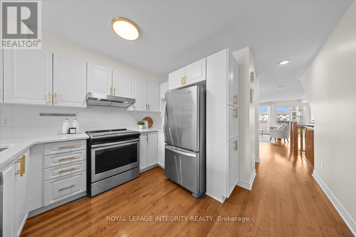 Photo 12 of 732 Lakeridge Drive, Ottawa ON