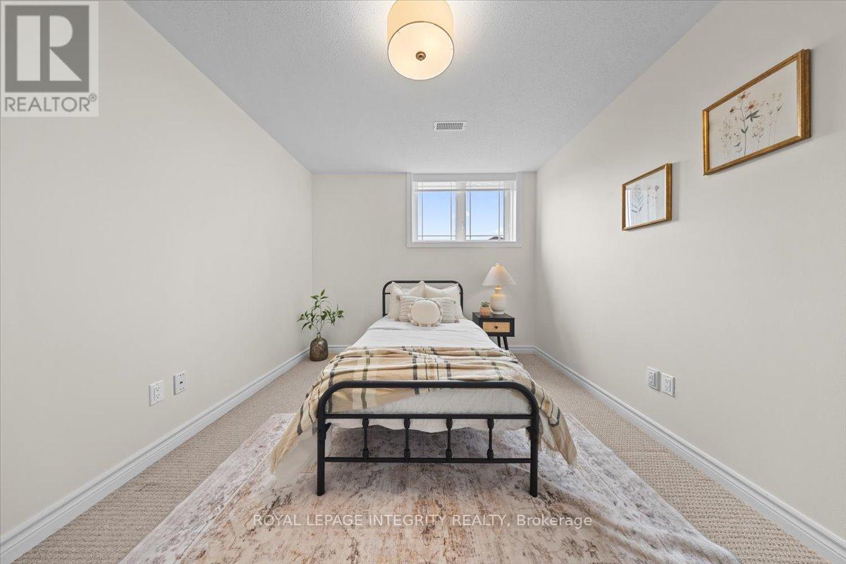 Photo 21 of 732 Lakeridge Drive, Ottawa ON