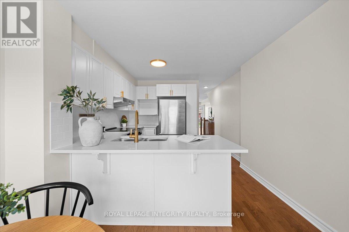 Photo 8 of 732 Lakeridge Drive, Ottawa ON