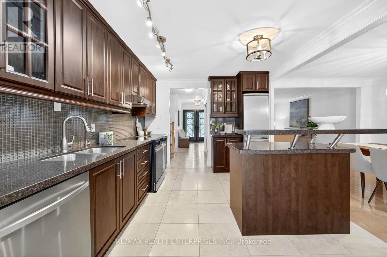 Photo 14 of 2439 Arioso Court, Mississauga ON
