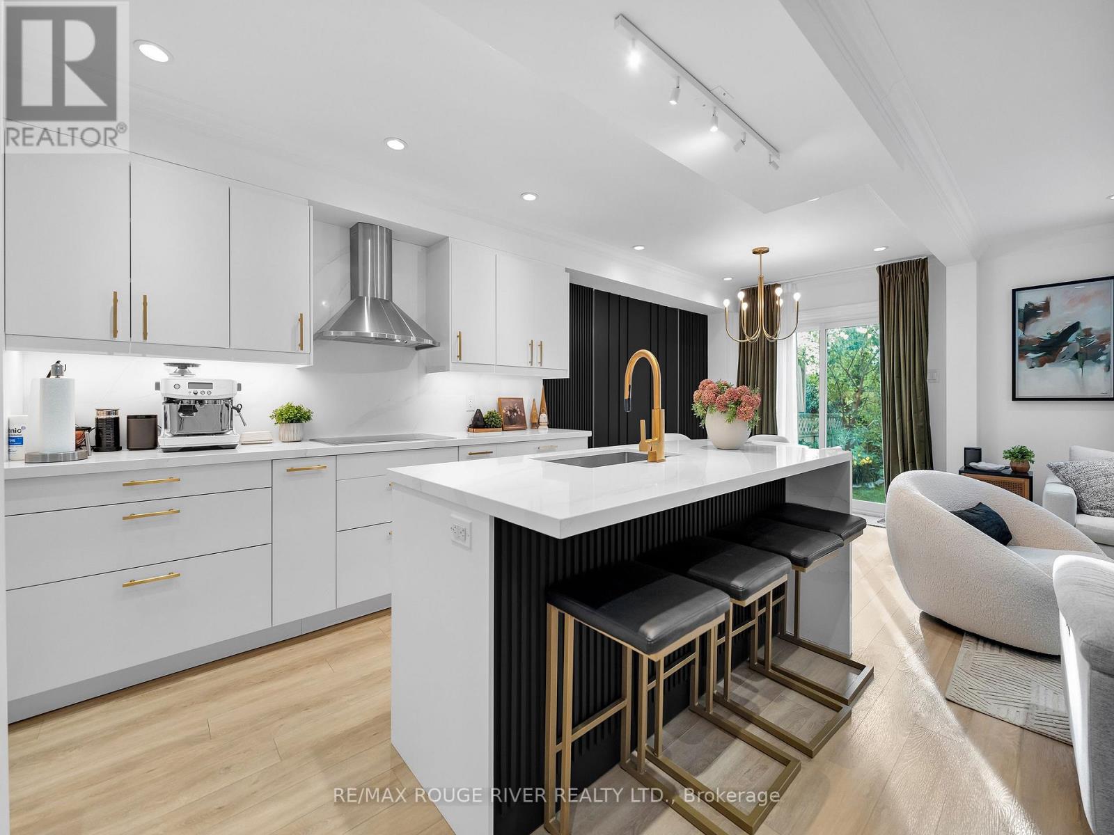 Photo 1 of 37 4635 Regents Terrace, Mississauga ON