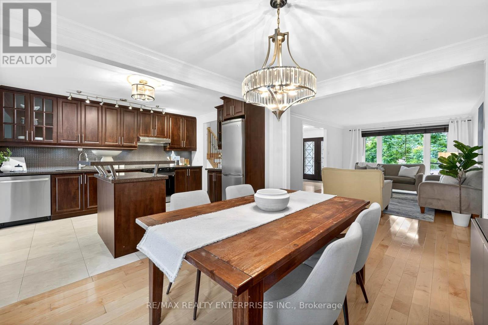 Photo 11 of 2439 Arioso Court, Mississauga ON
