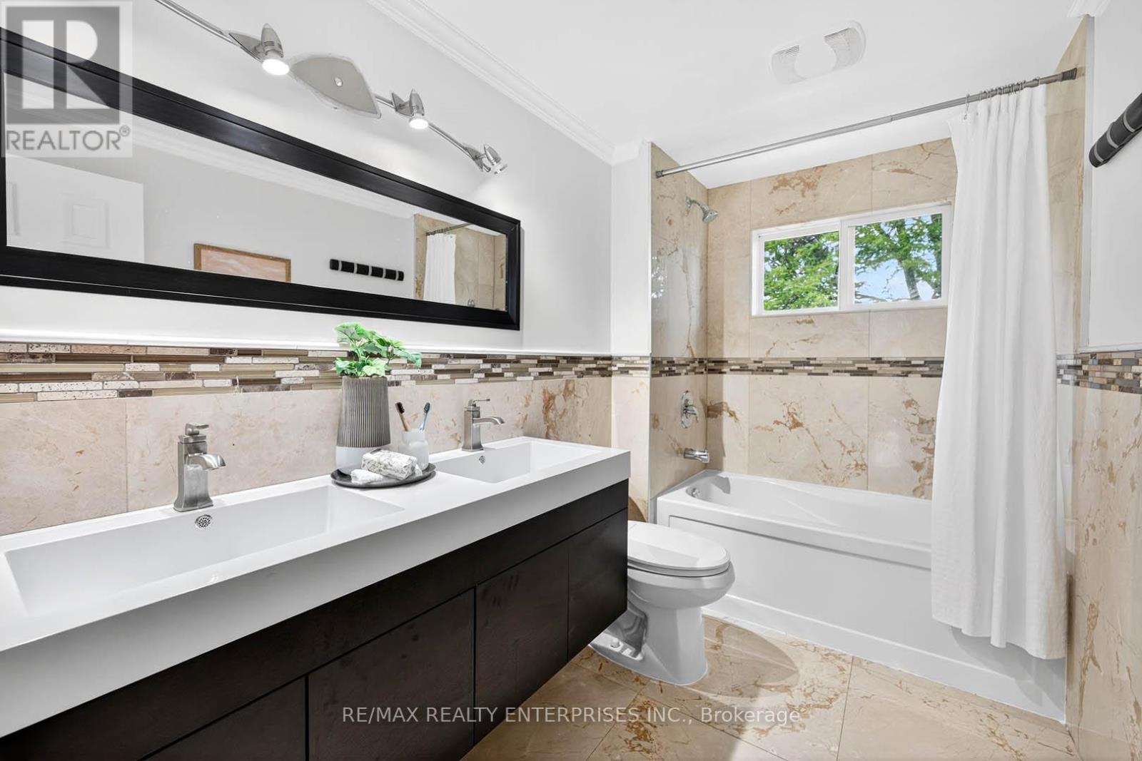 Photo 32 of 2439 Arioso Court, Mississauga ON