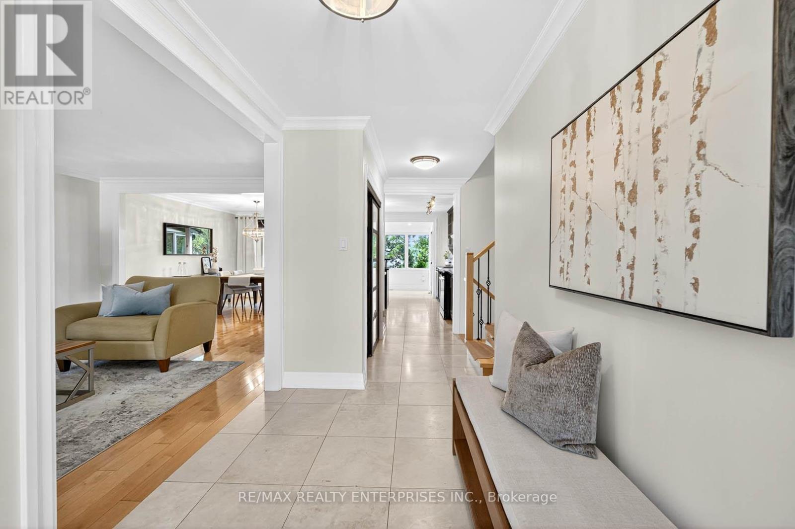 Photo 5 of 2439 Arioso Court, Mississauga ON
