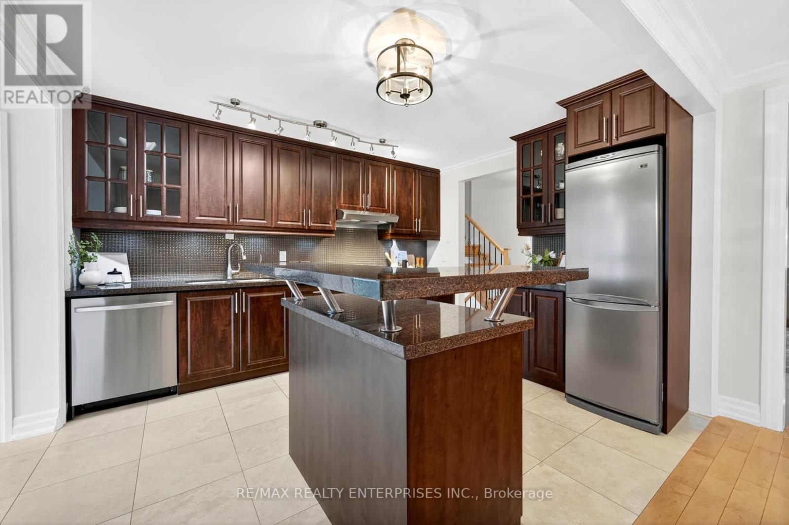 Photo 12 of 2439 Arioso Court, Mississauga ON