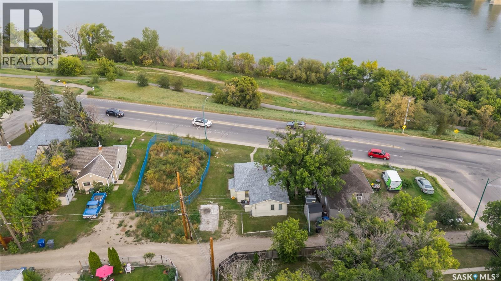 Photo 7 of 1203 Spadina Crescent E, Saskatoon SK