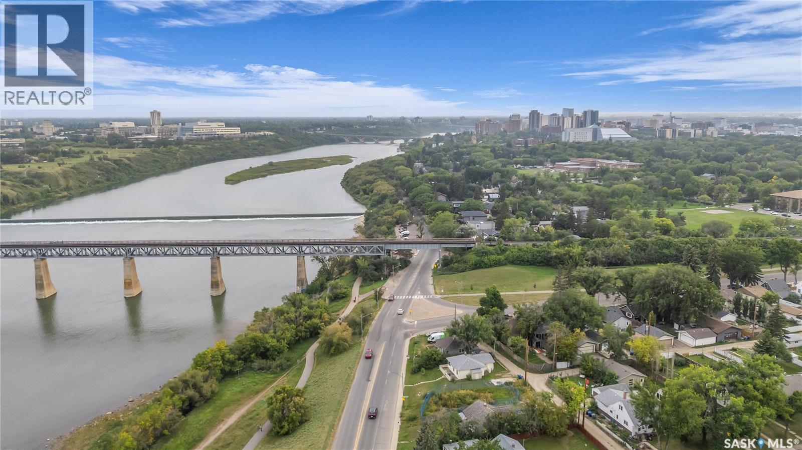 Photo 9 of 1203 Spadina Crescent E, Saskatoon SK