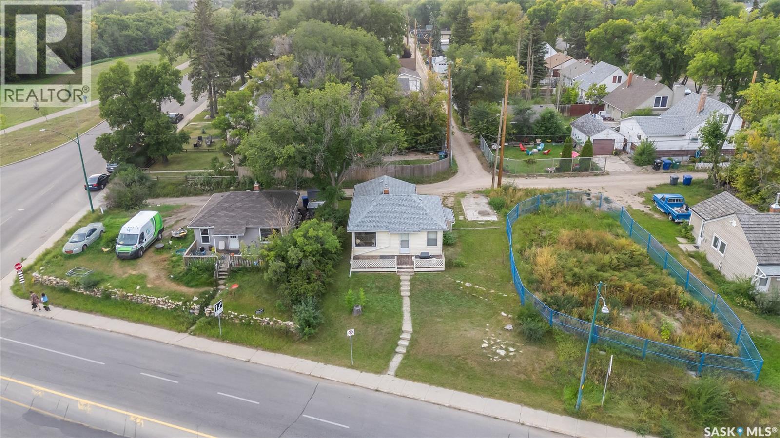 Photo 1 of 1203 Spadina Crescent E, Saskatoon SK
