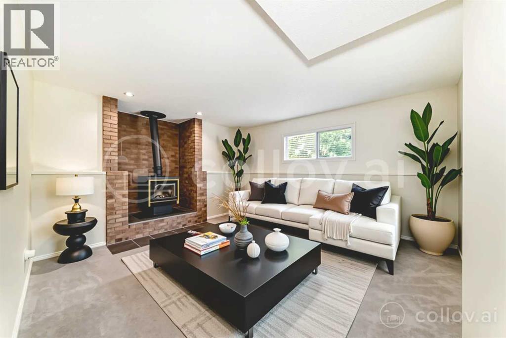 Photo 19 of 139 Stratton Crescent Sw, Calgary AB