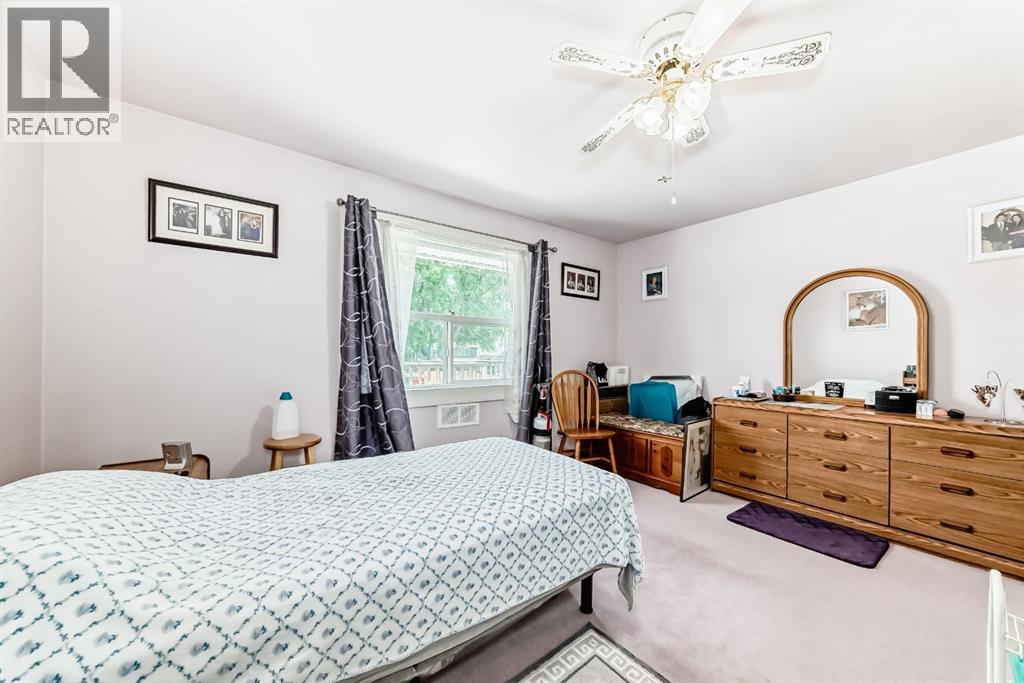 Photo 20 of 8015 34 Avenue Nw, Calgary AB