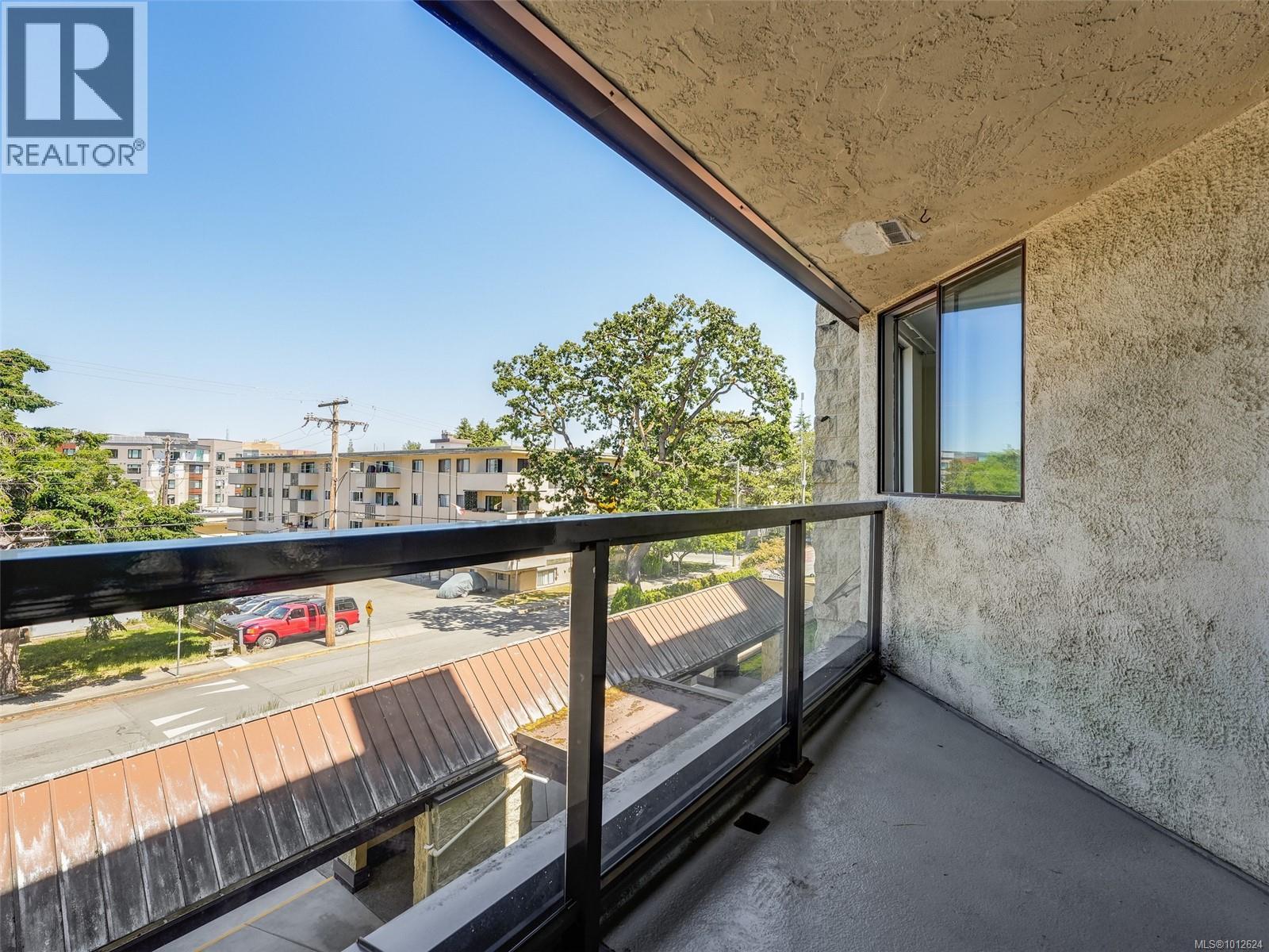 308 1745 Leighton Road, Victoria