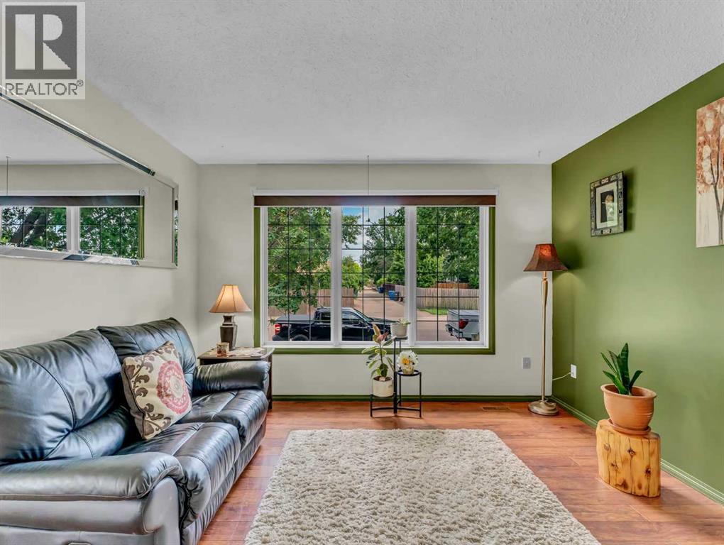 Photo 9 of 48 Strong Avenue Se, Medicine Hat AB
