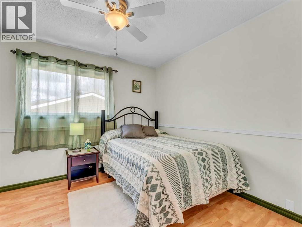 Photo 17 of 48 Strong Avenue Se, Medicine Hat AB