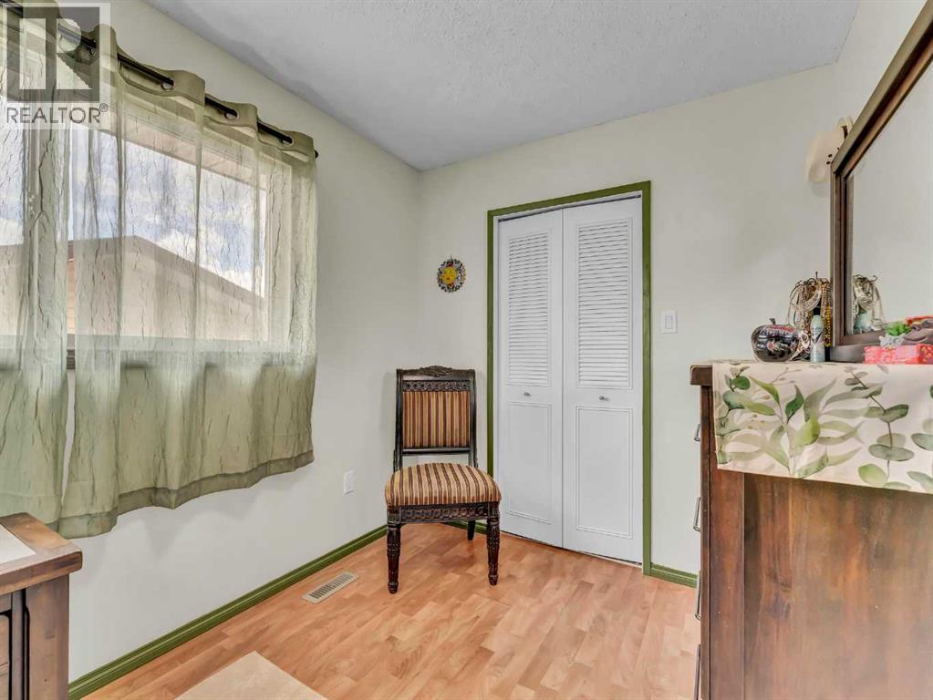 Photo 20 of 48 Strong Avenue Se, Medicine Hat AB
