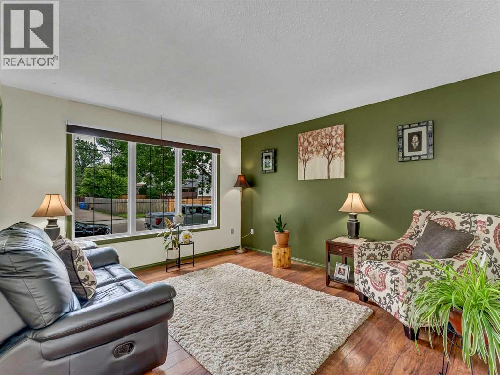 Photo 8 of 48 Strong Avenue Se, Medicine Hat AB